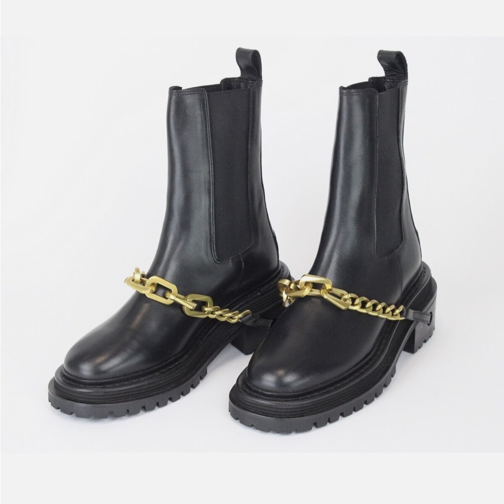 SANDRO Craig Shoes Women's 37 Leather Ankle Boots Chelsea Gold Chain

Like new!
